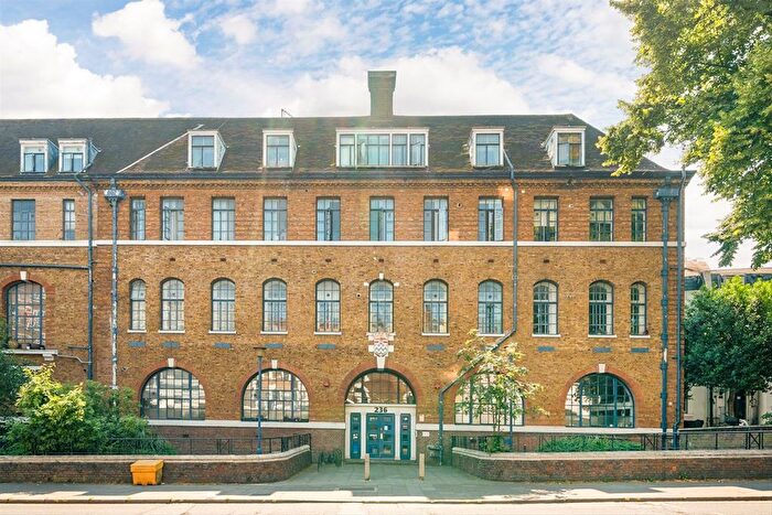 2 Bedroom Flat For Sale In Institute Place, Dalston, E8