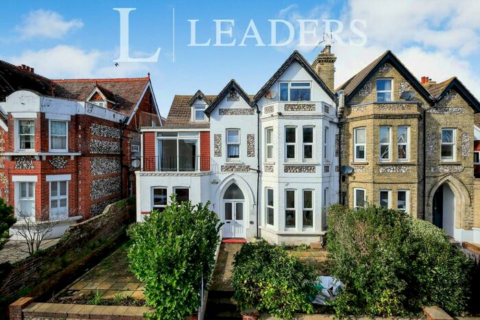 1 Bedroom Apartment To Rent In Enys Road, BN21