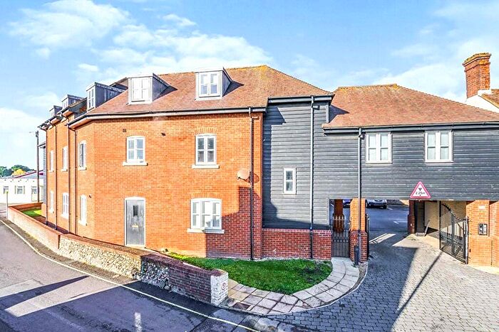 2 Bedroom Flat To Rent In Brockhampton Lane, Havant, Hampshire, PO9