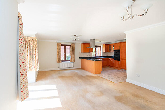 2 Bedroom Flat For Sale In Ashurst Place, Dorking, RH4