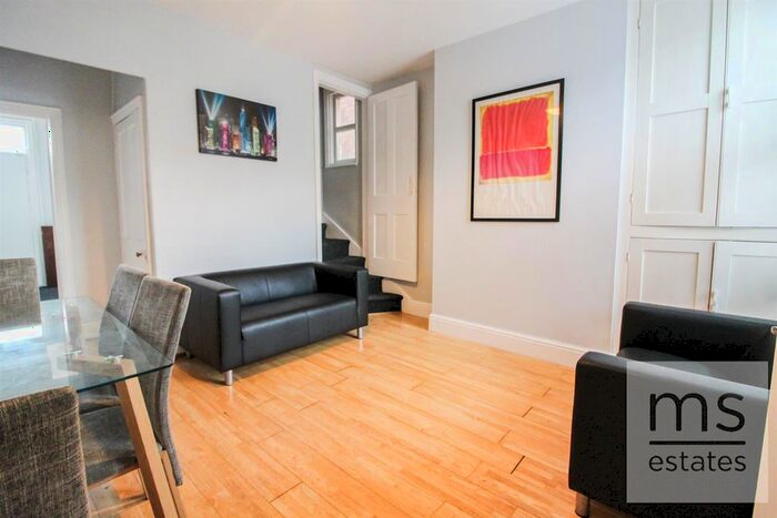 4 Bedroom End Terrace House To Rent In Ednaston Road, Dunkirk, Nottingham, NG7