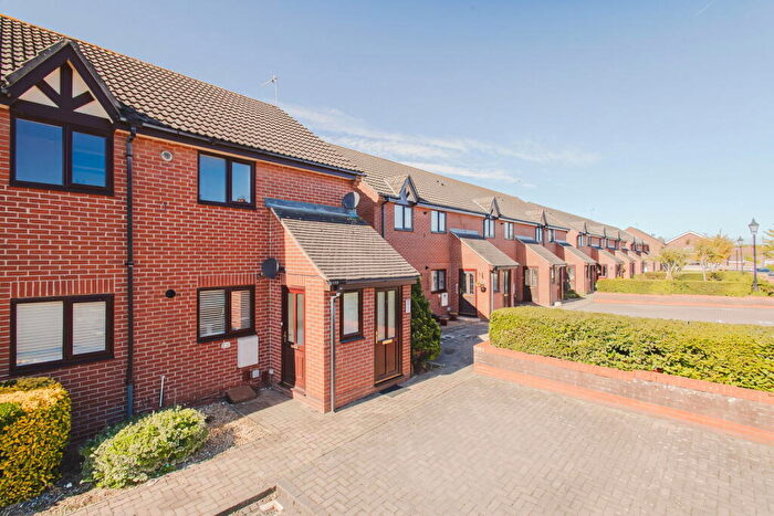 2 Bedroom Maisonette For Sale In Flat, Mannington Court, Drew Street, Swindon, SN2