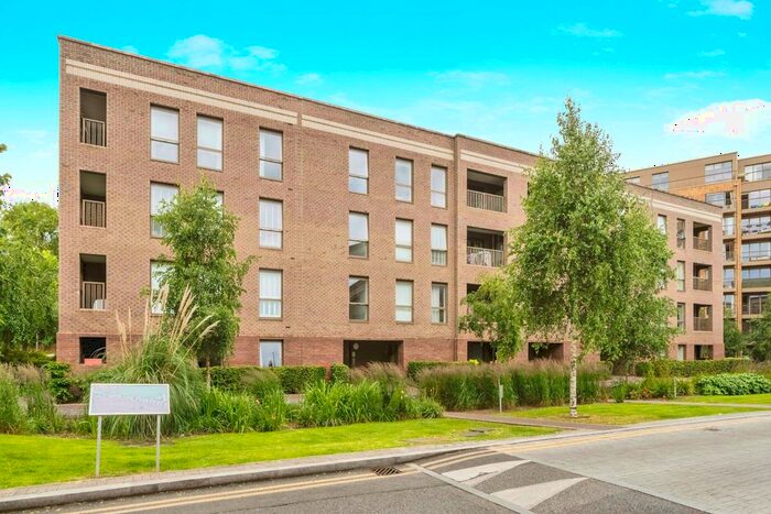 2 Bedroom Flat To Rent In Adenmore Rd, SE6