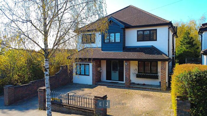 4 Bedroom Detached House For Sale In Luctons Avenue, Buckhurst Hill, IG9