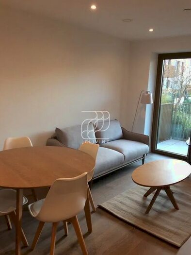 1 Bedroom Flat To Rent In Capital Interchange Way, Brentford, TW8