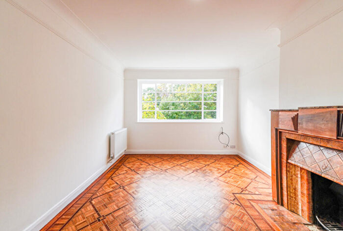 2 Bedroom Flat To Rent In Monarch Court, Lyttelton Road, N2