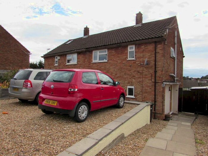 3 Bedroom Semi-Detached House To Rent In Hollybush Road, Luton, Bedfordshire, LU2