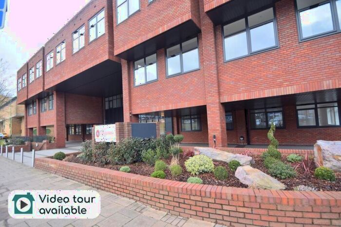 1 Bedroom Apartment To Rent In The Landmark, Flowers Way, Luton, Bedfordshire, LU1