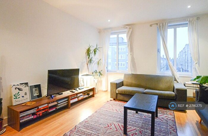 2 Bedroom Flat To Rent In Market Court, London, N1