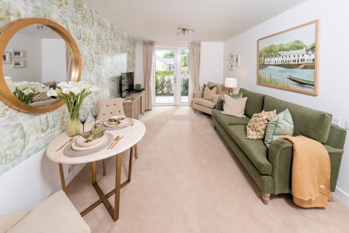 2 Bedroom Flat To Rent In Wimborne, BH21