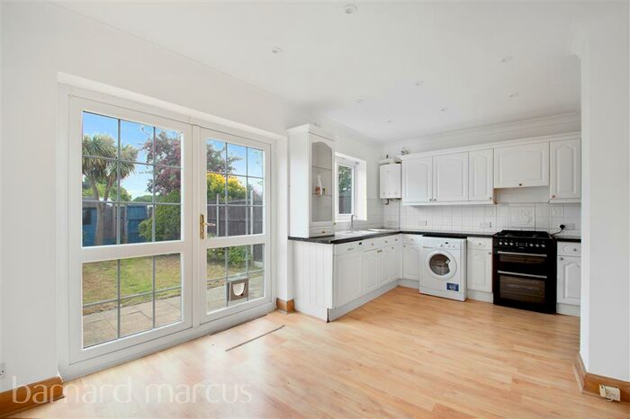 3 Bedroom Semi-Detached House To Rent In Kingshill Avenue, Worcester Park, KT4