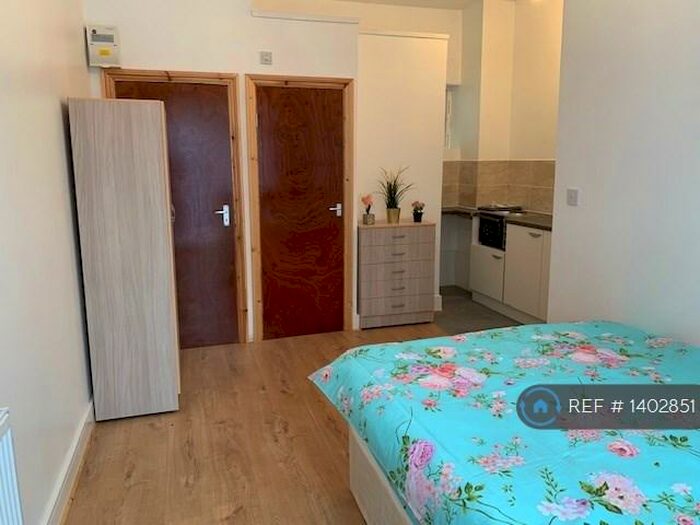 Studio To Rent In Sidney Avenue, London, N13