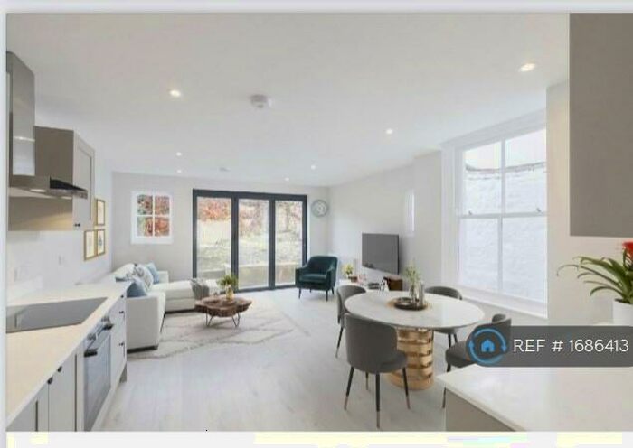 2 Bedroom Flat To Rent In Porthall Road, Brighton, BN1