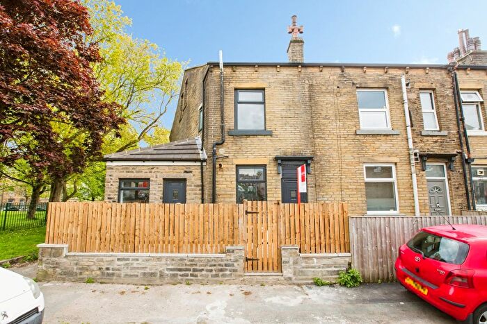 2 Bedroom End Of Terrace House For Sale In Wadsworth Street, Halifax, West Yorkshire, HX1