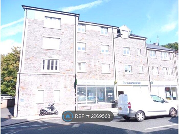 2 Bedroom Flat To Rent In Hawthorn House, St. George, Bristol, BS5