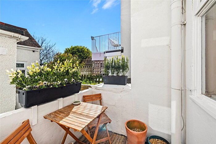 1 Bedroom Flat For Sale In Roundhill Crescent, Brighton, East Sussex, BN2