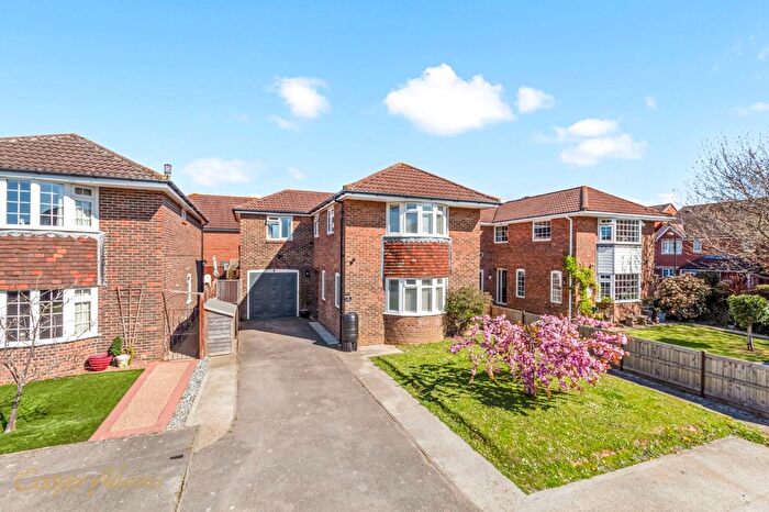 5 Bedroom Detached House For Sale In Ashdown Close, Angmering, BN16