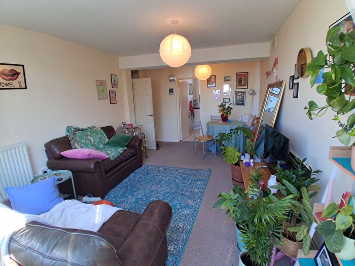 2 Bedroom Property To Rent In Park Hill, London, SW4