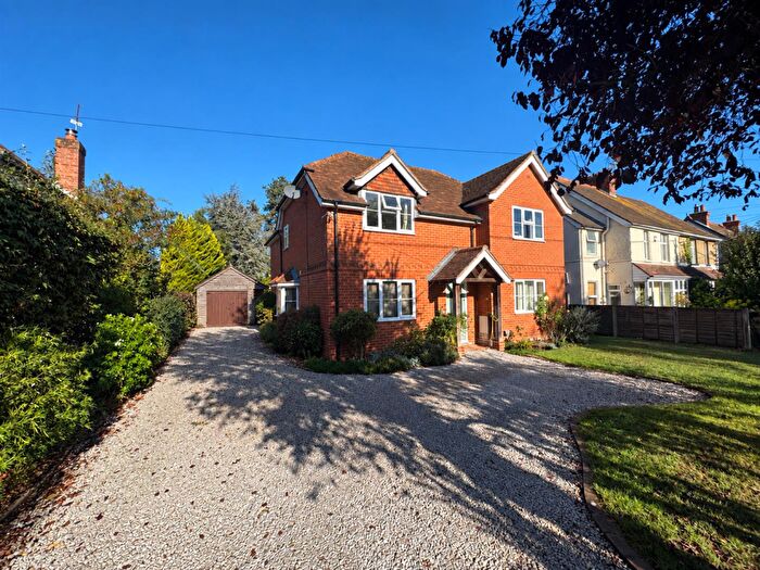 4 Bedroom Detached House For Sale In Grove Road, Sonning Common, RG4