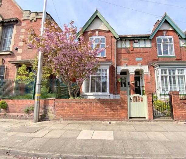 3 Bedroom End Of Terrace House For Sale In Legsby Avenue, Grimsby, DN32