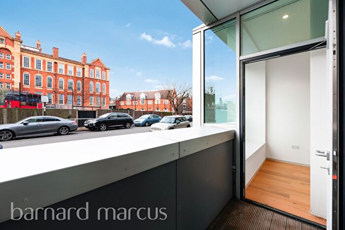 1 Bedroom Flat For Sale In Spectrum Way, Wandworth, London, SW18