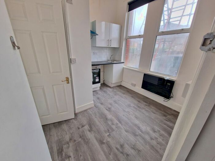 Studio To Rent In Craven Park, London, NW10