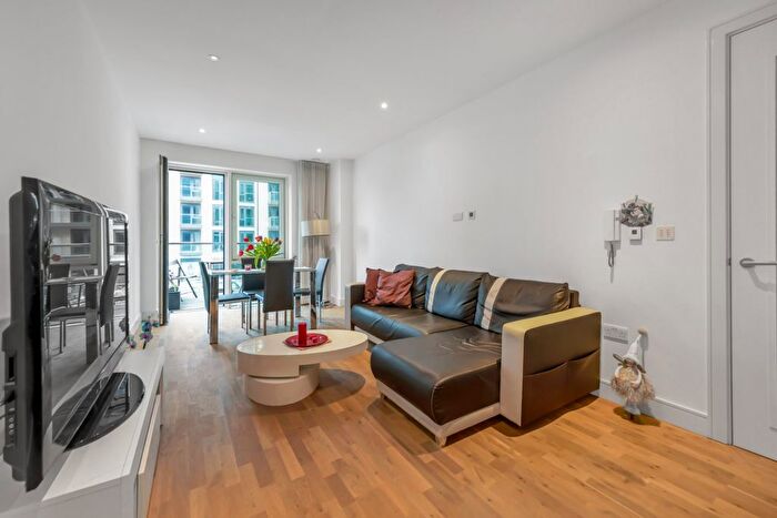 2 Bedroom Flat To Rent In Juniper Drive, London, SW18