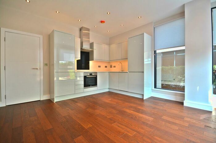 1 Bedroom Apartment To Rent In The Braccans, RG12