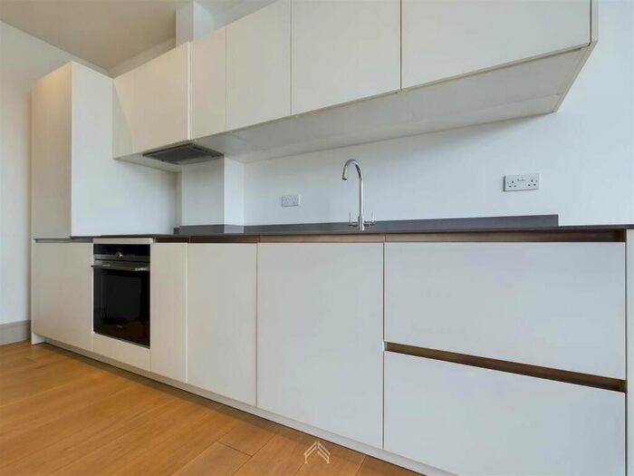 2 Bedroom Flat To Rent In Broad House, Imperial Drive, Harrow, HA2