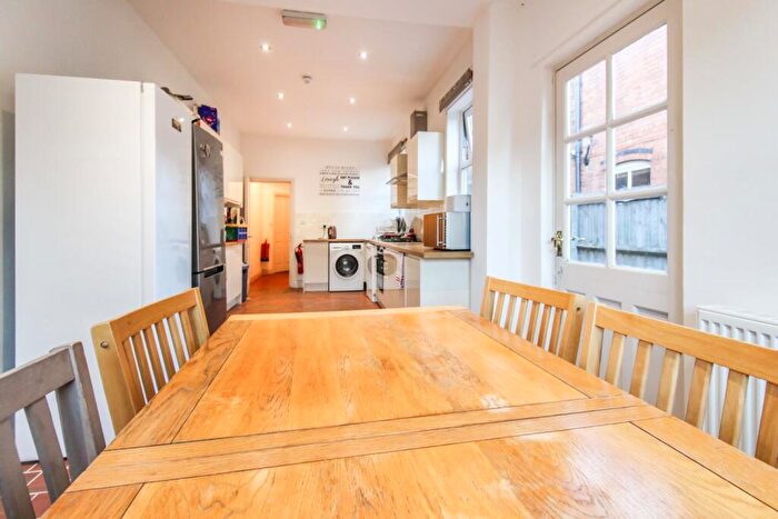 5 Bedroom Terraced House To Rent In Addison Road, Birmingham, B14