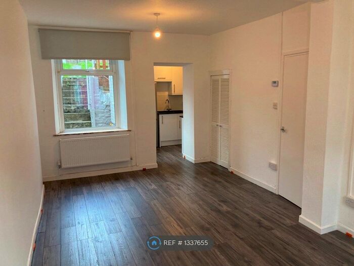 3 Bedroom Terraced House To Rent In Victoria Street, Mountain Ash, CF45