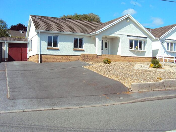 3 Bedroom Detached Bungalow For Sale In Parklands Road, Ammanford, SA18