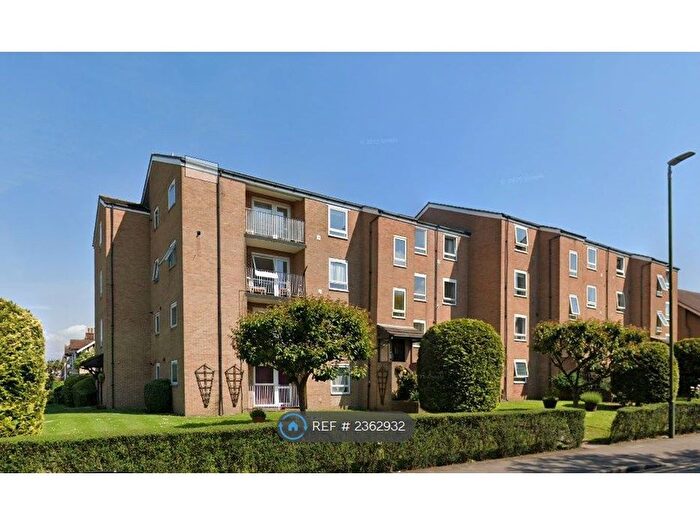 2 Bedroom Flat To Rent In Woodcote Road, Wallington, SM6