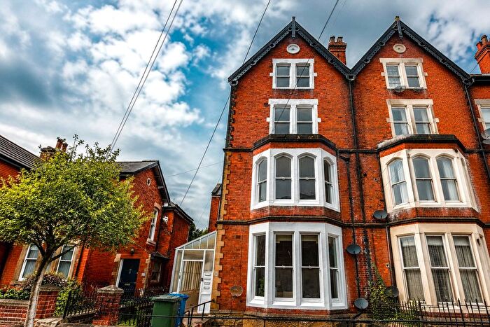 2 Bedroom Flat To Rent In Grosvenor Road, Scarborough, North Yorkshire, YO11