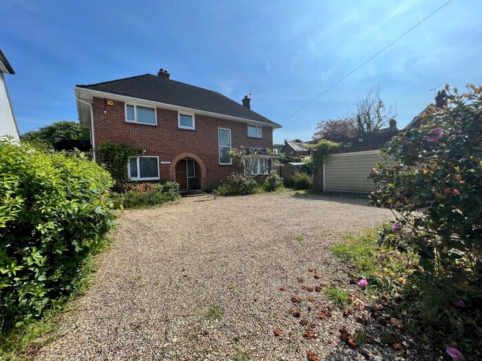 4 Bedroom Detached House To Rent In Rideway Close, Camberley, GU15
