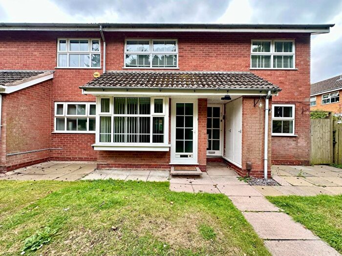 2 Bedroom Maisonette For Sale In St. Lawrence Close, Knowle, Solihull, West Midlands, B93