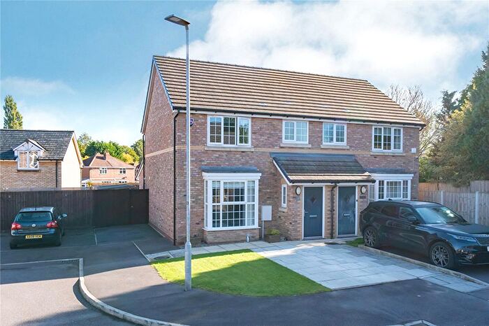 3 Bedroom Semi-detached House For Sale In Ford Farm Close, Warrington, Cheshire, WA4