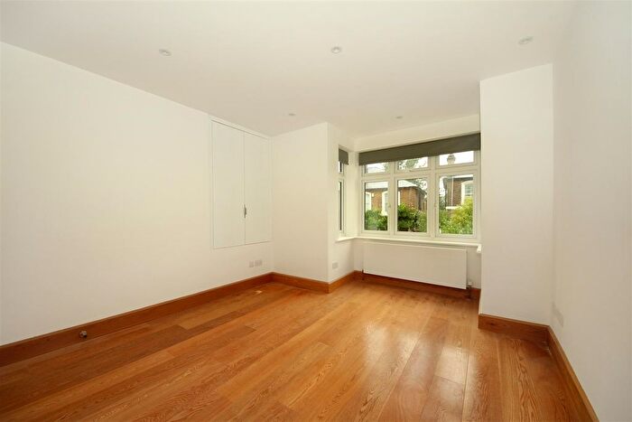 1 Bedroom Flat To Rent In Avenue Road, W3