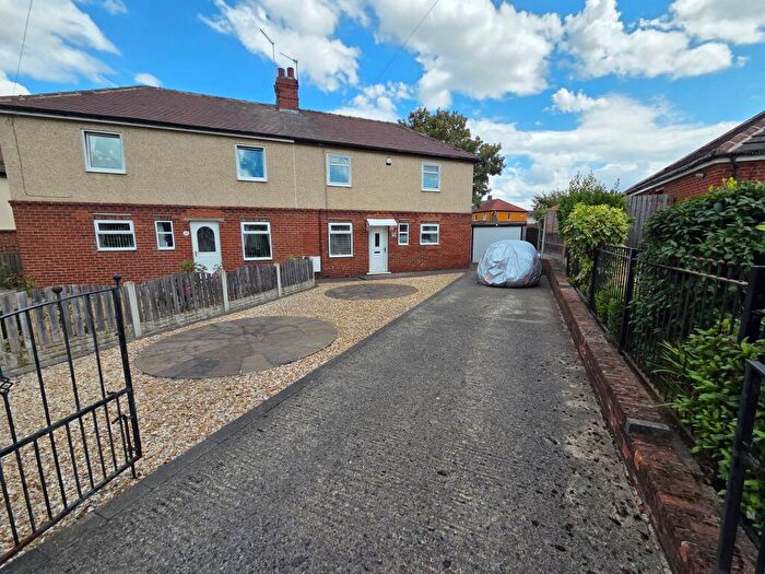 3 Bedroom Semi-Detached House For Sale In Redhill Avenue, Barnsley, S70