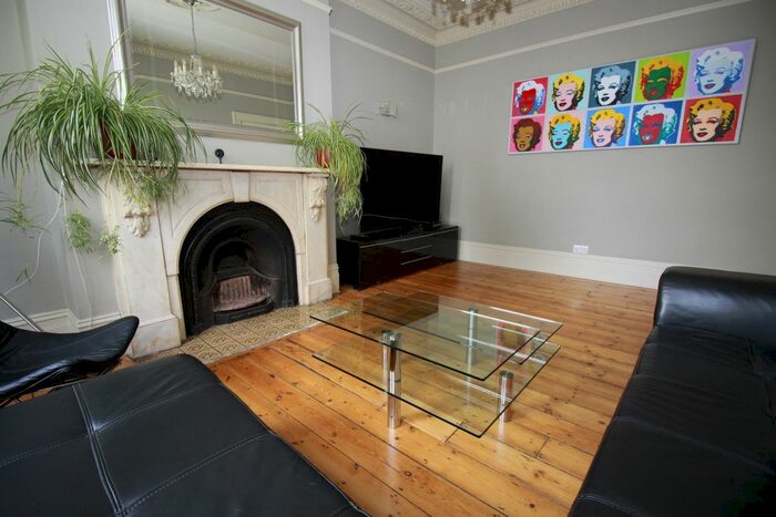 2 Bedroom Flat To Rent In Mycenae Road, Blackheath, SE3