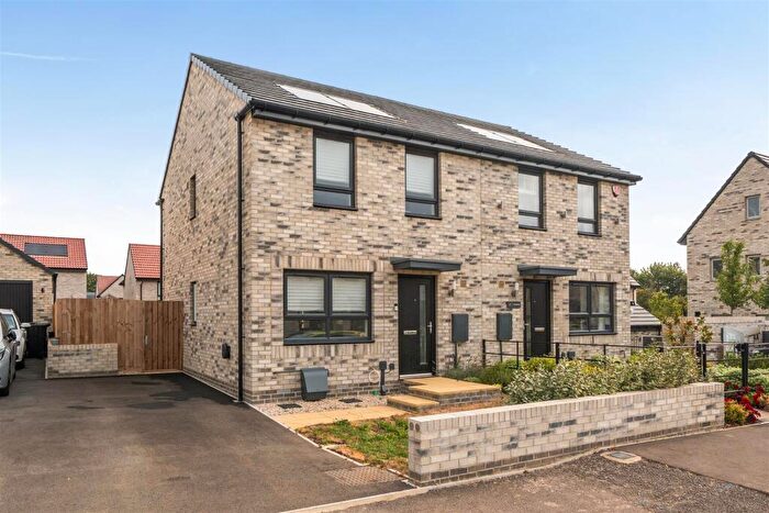 3 Bedroom Semi-Detached House For Sale In Primrose Way, Stratton-On-The-Fosse, Radstock, BA3