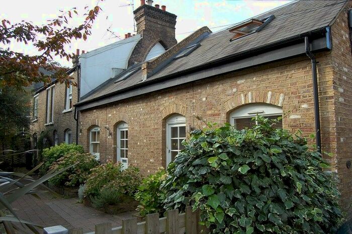 1 Bedroom Cottage To Rent In Ealing Green, Ealing, London., W5