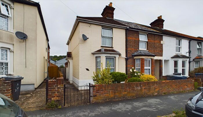 3 Bedroom End Of Terrace House To Rent In Abercromby Avenue, High Wycombe, HP12