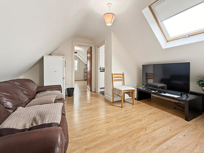 2 Bedroom Flat To Rent In Bathurst Walk, Iver, SL0