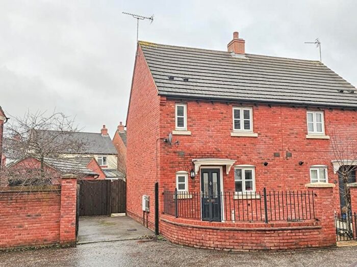 2 Bedroom Property To Rent In Ferndale Close, Gloucester, GL2