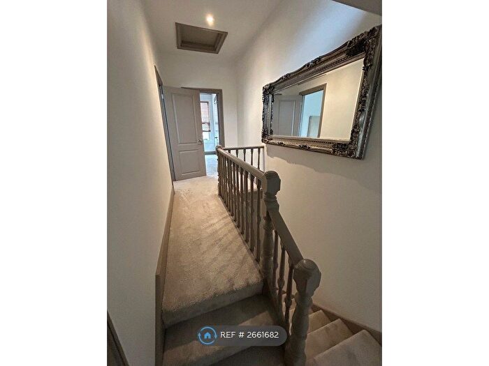 1 Bedroom Flat To Rent In London, London, W12