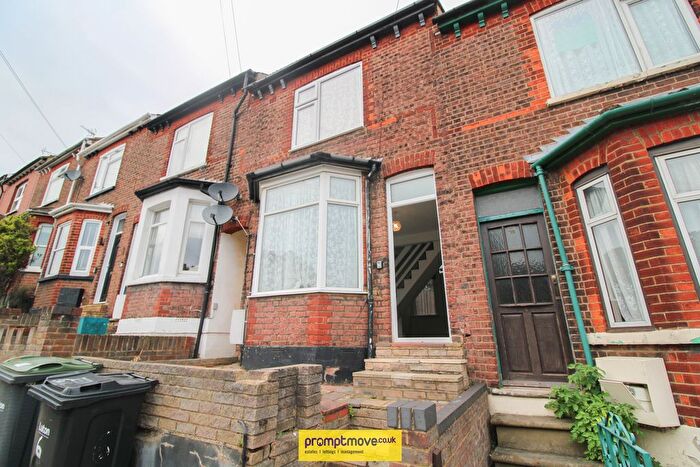 3 Bedroom Property To Rent In Richmond Hill, Luton, LU2