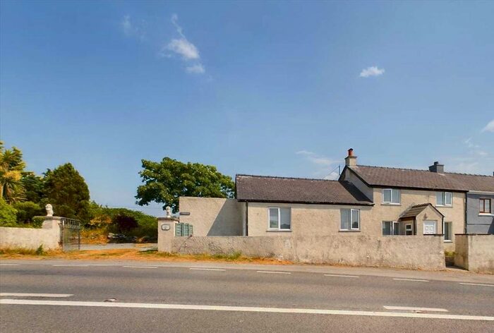 3 Bedroom Semi-Detached House For Sale In Llanfaethlu, Holyhead, LL65