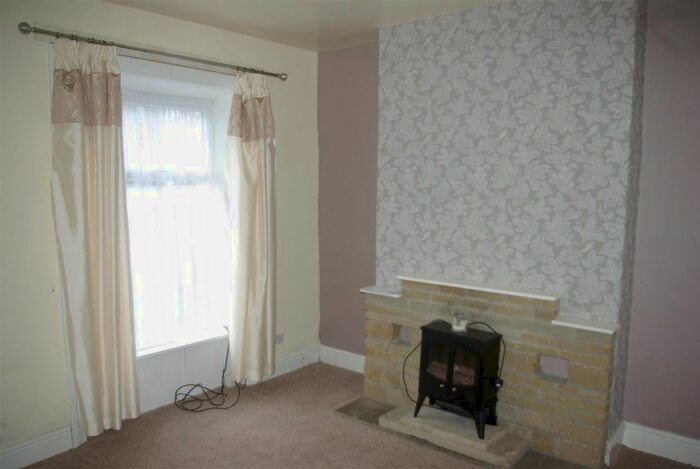 3 Bedroom End Of Terrace House To Rent In Cobden Street, Barnoldswick, BB18