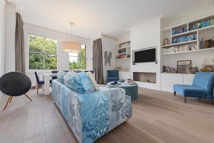 3 Bedroom Apartment For Sale In Fitzjohns Avenue, London, NW3